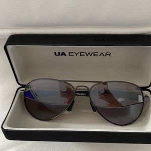 Under Armour black Getaway aviator sunglasses.  Worn once!